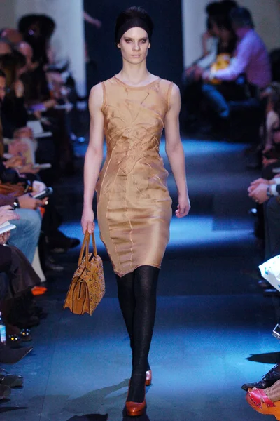 Look 18